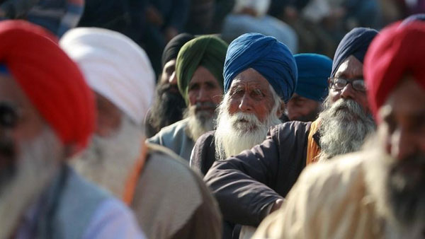 Farmers at Ghazipur border hold 'havan' to pray for Gen Rawat, other victims of chopper crash