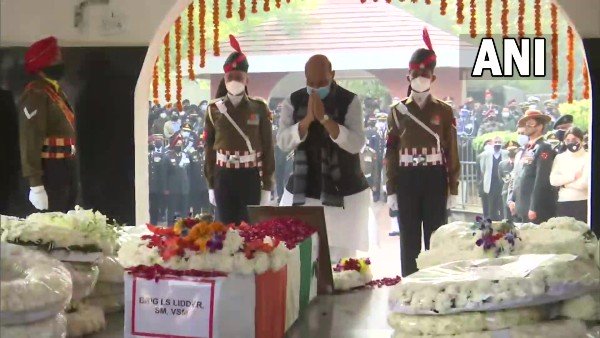 Rajnath Singh pays tribute to Coonoor chopper crash victim Brig LS Lidder