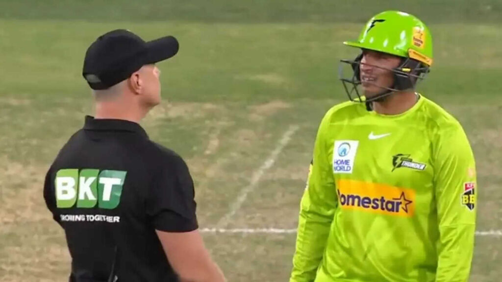 Thunder's Khawaja frustrated by controversial Big Bash catch