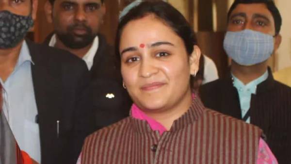 Set to join BJP, who is Aparna Yadav, daughter-in-law of Mulayam Singh Yadav