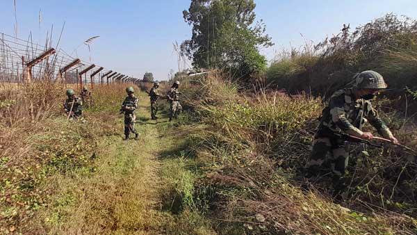 Watch: BSF jawans celebrate on eve of New Year 2022