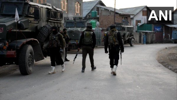 J&K cops gun down 5 terrorists