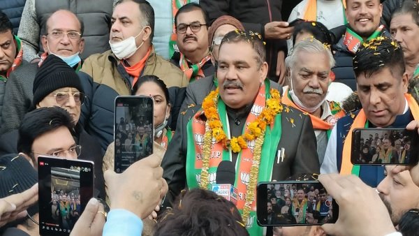 Punjab elections: BJP fields two Congress turncoats, former Union minister Sampla