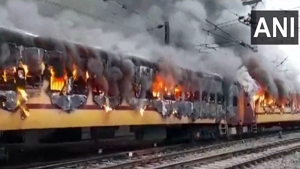 Violence by railway job aspirants: Exams suspended, grievance panel set up, minister appeals for calm