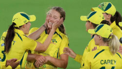 Australia retain Women's Ashes with ODI win over England