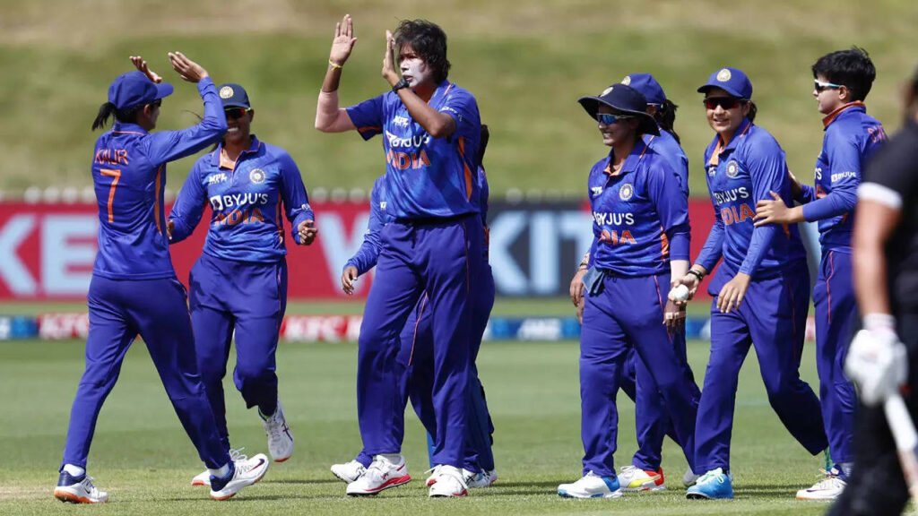 India suffer 3-wicket loss in 3rd women's ODI against New Zealand