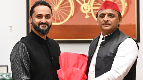 Akhilesh shares picture with BJP MP Rita Joshi’s son, calls it courtesy call