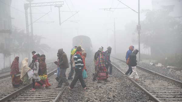 Weather update: Delhi shivers as Temperature dips further; AQI in 'very poor' zone