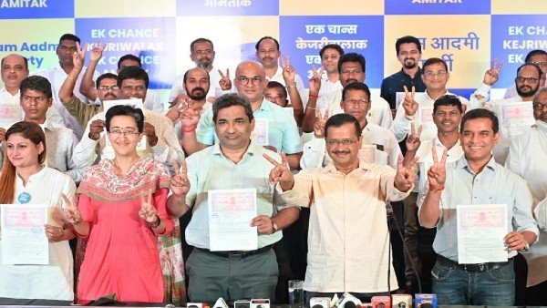 Goa: No corruption, defection, AAP candidates sign affidavits; Kejriwal says voters can file case if violated