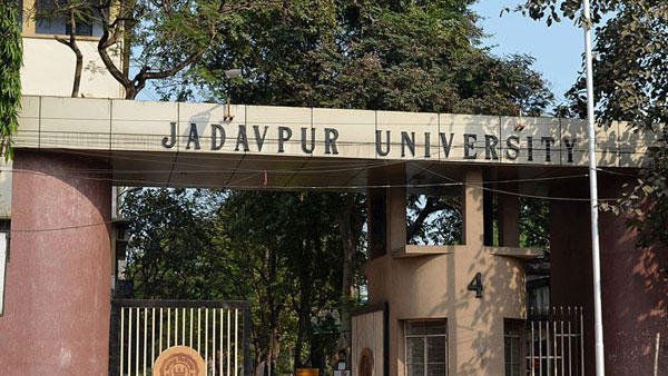 When will Jadavpur University shift from online to offline classes