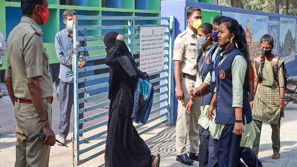 Hijab controversy: Prohibitory orders around schools, colleges in Bengaluru extended till March 8