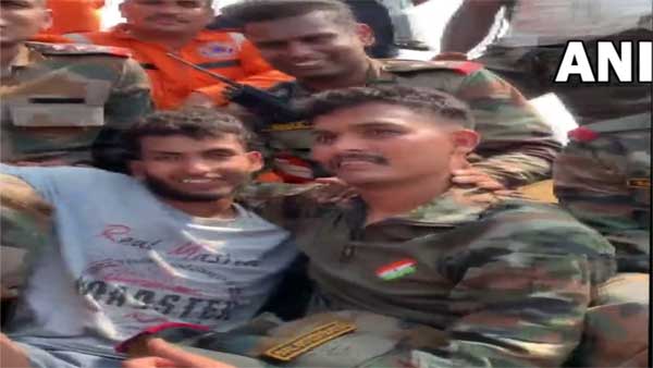 Watch: Stranded on Kerala hill for two days, 23-year-old trekker kisses rescuers, says 'thanks, Indian Army'