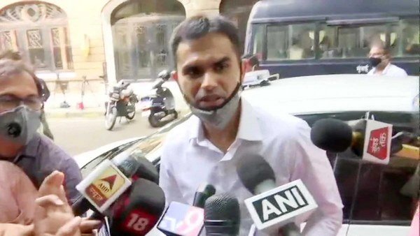 Bar licence: FIR filed against IRS officer Sameer Wankhede for forgery