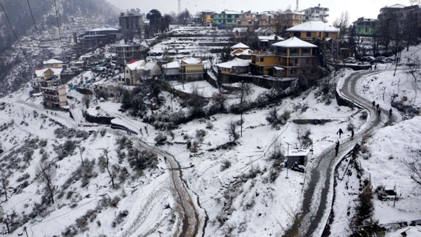 Holiday in Shimla today as roads blocked after snowfall