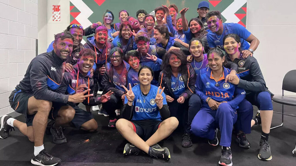 Women's WC: Indian team celebrates Holi in Auckland