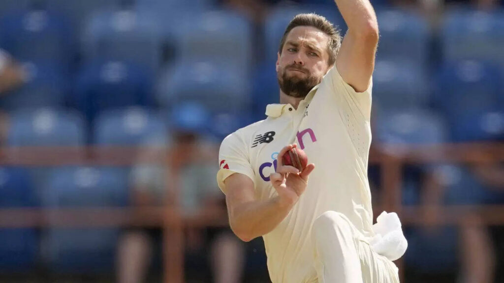 Chris Woakes answers critics with quick wickets after wasteful first spell