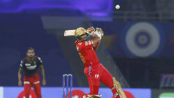 Smith, Shahrukh sizzle in Punjab's win against RCB