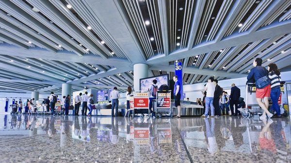 Chinese man living in airport for 14 years: His reason is his family