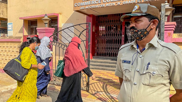 Karnataka: To appear for exam, schoolgirl asked to change from burqa