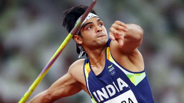 ‘Golden boy’ Neeraj Chopra, Pramod Bhagat receive Padma Shri