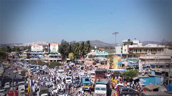 Traffic chaos as Congress' Mekedatu 'padayatra' enters Bengaluru city: Commuters asked to avoid route