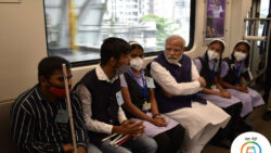 What PM spoke with the students during his ride on Pune Metro