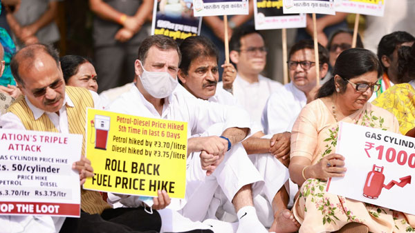 Rahul Gandhi leads fuel hike protest by Congress MPs in Delhi