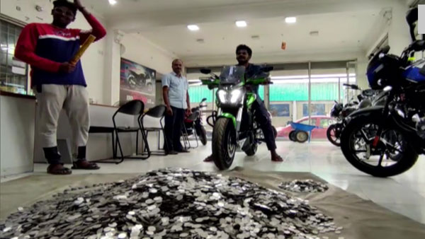 Dream bike: TN youth pays Rs 2.5 lakh in one rupee coins, begins converting them to currency notes