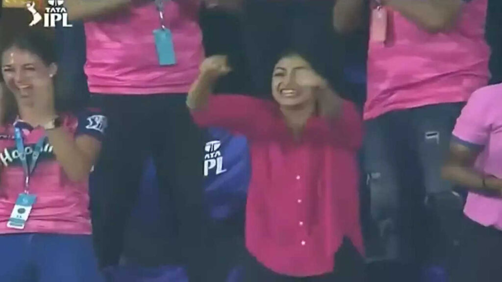 Watch: Dhanashree's reactions after husband Chahal's strike goes viral