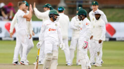 Second Test 'out of reach' for Bangladesh, says batting coach Siddons