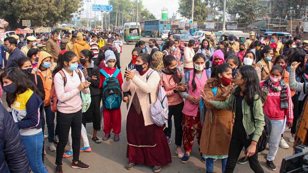 2 girl students taken hostage by teachers protesting their transfer