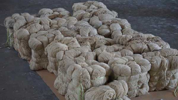 395 kgs of thread laced with heroin seized at Gujarat Port