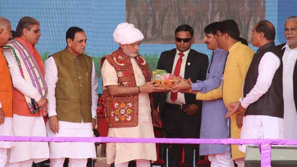 Gujarat: PM Modi dedicates multiple projects at Banas Daily Sankul