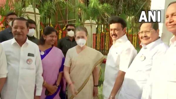 Sonia Gandhi, other opposition leaders seen at MK Stalin's Delhi office