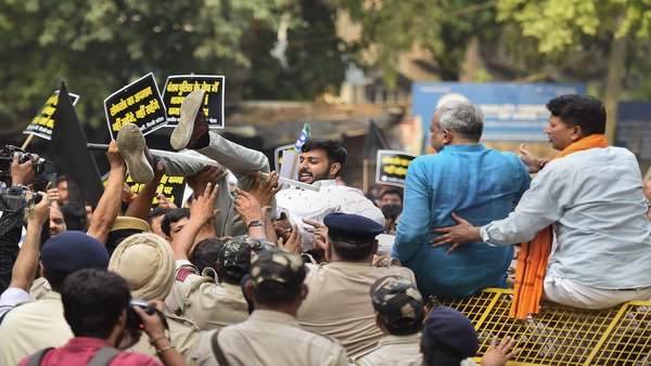 Tajinder Bagga arrest: BJP leaders detained after they protest outside AAP office in Delhi