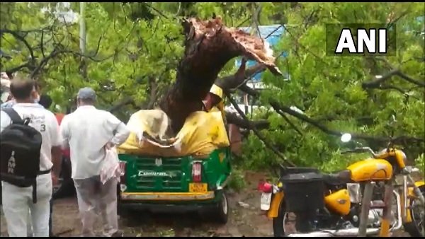 Delhi rain: 8 flights diverted due to thunderstorm