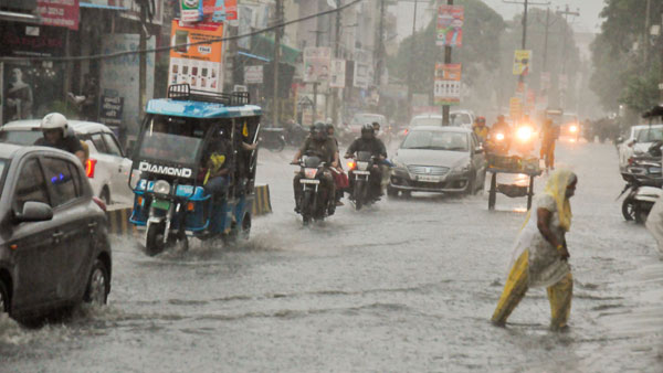 IMD withdraws red alert as rain subsides; Orange Alert issued in 5 districts of Kerala