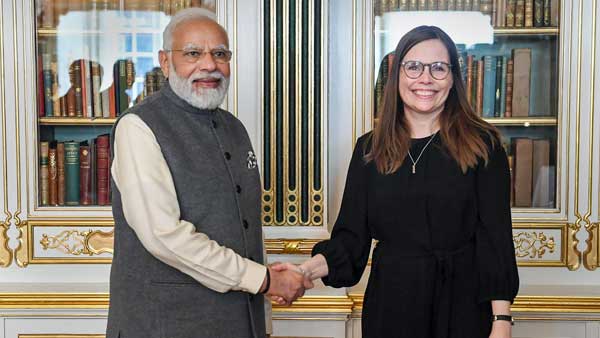 PM Modi discusses economic cooperation with Prime Minister of Iceland