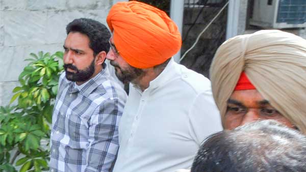 Sentenced for a year, Sidhu asks SC for more time to surrender