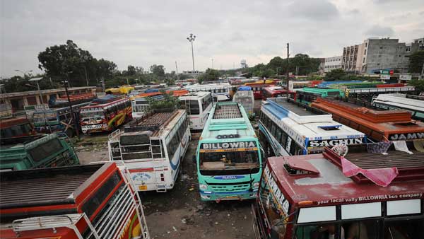 Bus lane violation: 21,000 private buses fined in Delhi