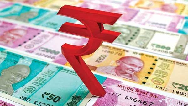 Trading beyond 77.40 per Dollar, Rupee weakens to all time low