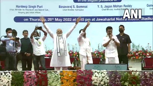 PM Modi lays foundation stone of projects worth over Rs 31,500 cr in TN