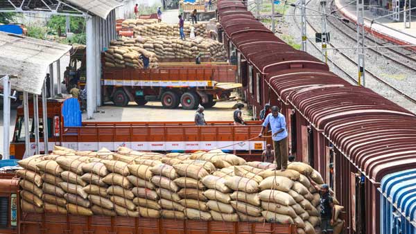 Wheat exports of shipments awaiting customs clearance to be allowed: Centre