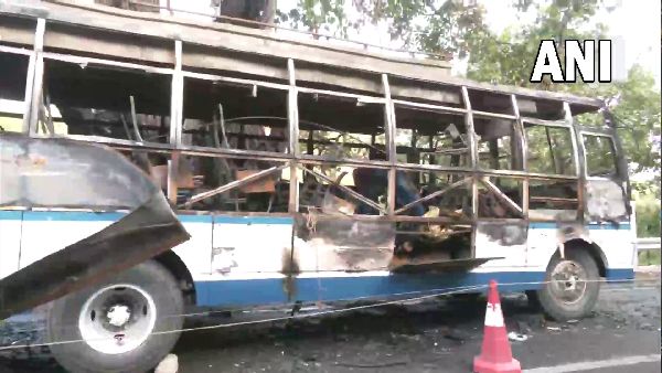 4 dead, 20 injured after Jammu bus with Vaishno Devi pilgrims catches fire in Katra