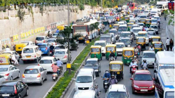 Selling gears: Bengaluru man takes dig at city's traffic, netizens totally agree!