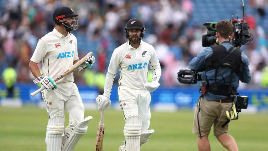 3rd Test, Day 1: Mitchell leads NZ rally after Broad strikes for England