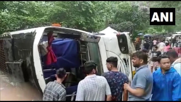 Ranchi: Bus carrying college students overturns in Sikkim's Gangtok, 22 injured