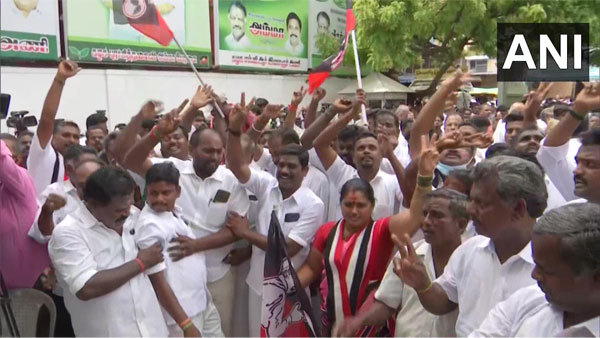 OPS slams EPS camp for violating 'party bylaw', says he didn't give approval to AIADMK meeting