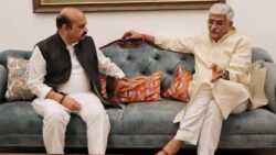 Karnataka CM Bommai meets Jal Shakti Minister over Mekedatu row with TN