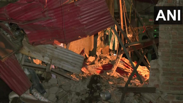 Mumbai: One dead, 16 injured as residential building collapses in Shastri Nagar area